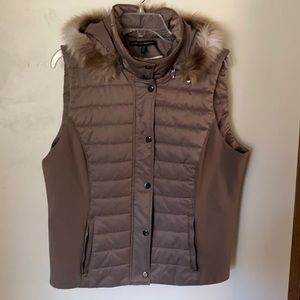 White House black market quilted vest
